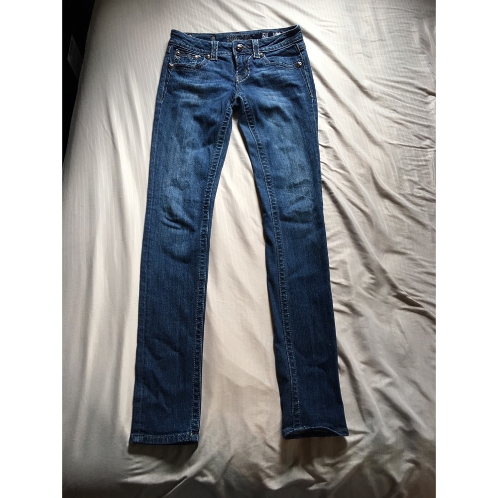 Miss me buckle jeans. Size 26 (2)